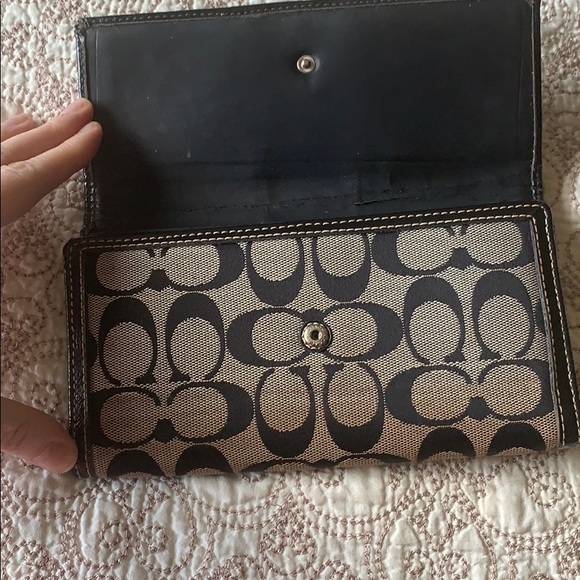 Authentic COACH Wallet - Picture 4 of 5
